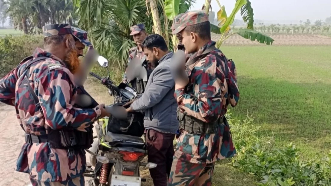 খুলনায় এনসিপি নেতাকে গুলির ঘটনায় যশোর সীমান্তে ব্যাপক তল্লাশি